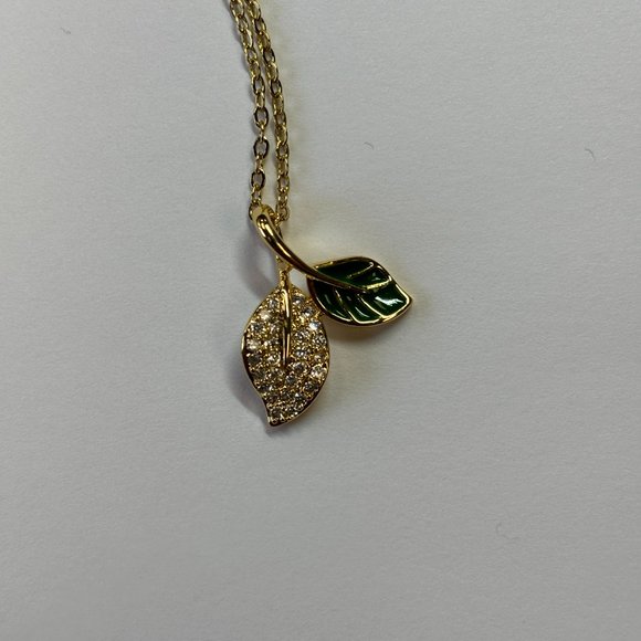 Gold 0.5 ct Zircon Relief Sprout Pendant Necklace - Picture 12 of 17